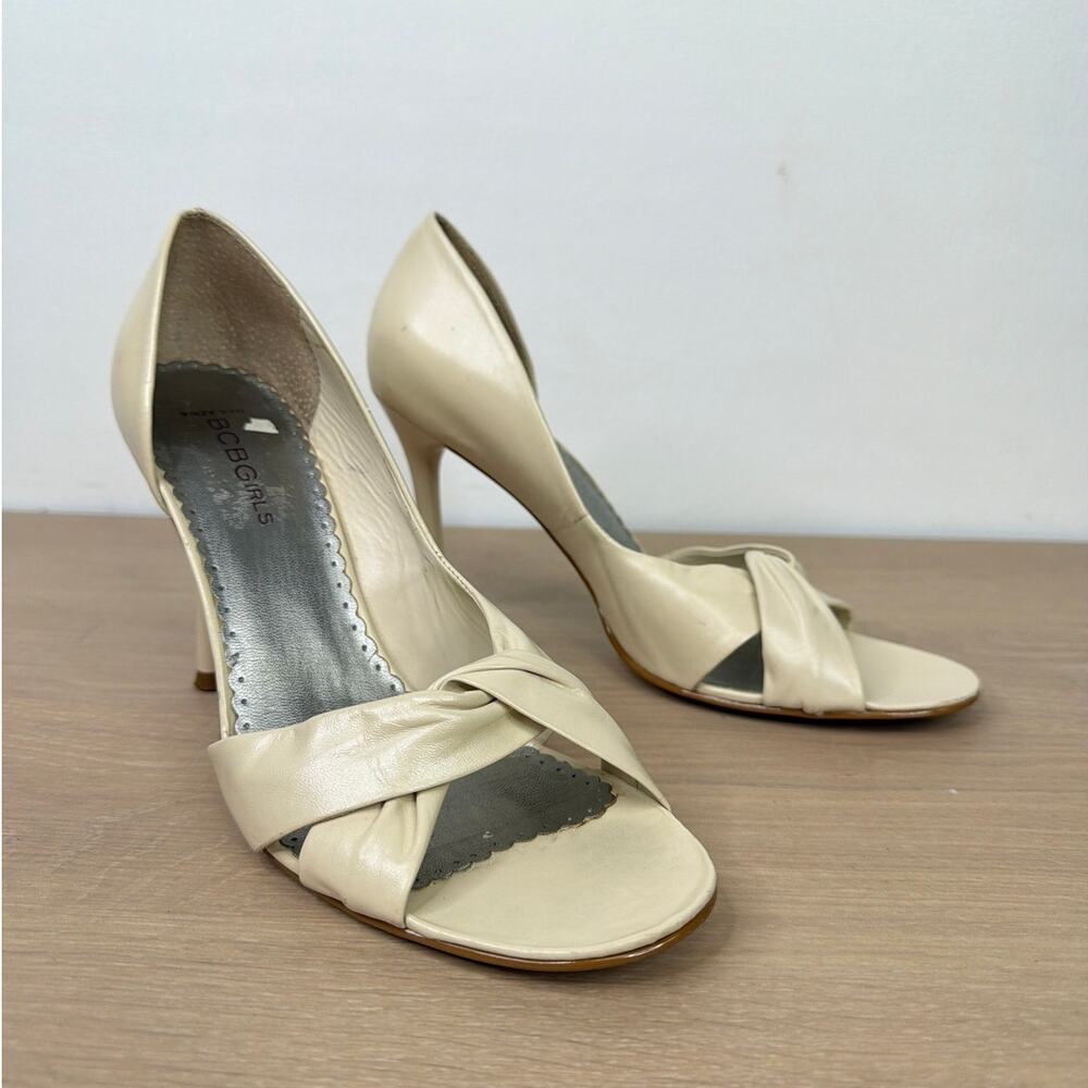 BCBG women's ivory white peep toe heels 7.5